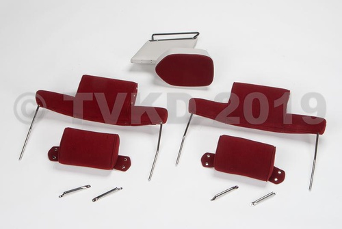 Compleet stoffen interieur, met deurpanelen, brede hoofdsteunen en middenarmsteun. Met inruil van de oude stoelen en achterbank. Rood stof