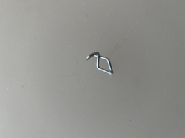 2CV onderdelen - bevestigingsklem deursierlijst 2cv