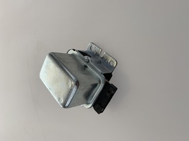 Mehari onderdelen - spanningsregelaar 12v    15 =plus batterij / 67 = verbinding alternateur